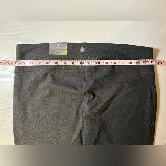 NWT Tek gear capri athletic shorts size XL - Picture 3 of 5